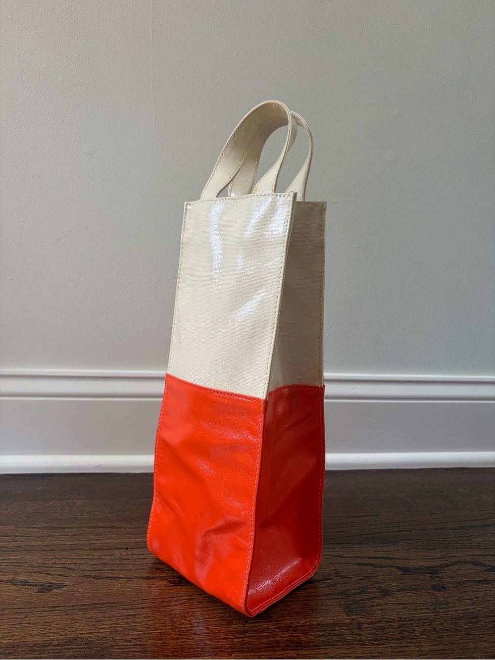 Tory Burch Two-Tone Cream and Orange Slim wine Tote with gold accents - Picture 4 of 7
